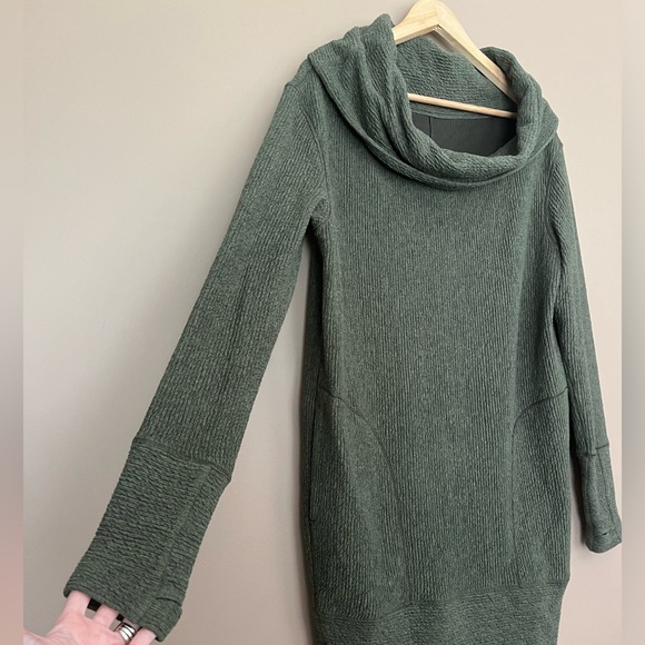 {Lululemon} Along the Way Dress in Heathered Dark Olive - Womens Small - Picture 4 of 11